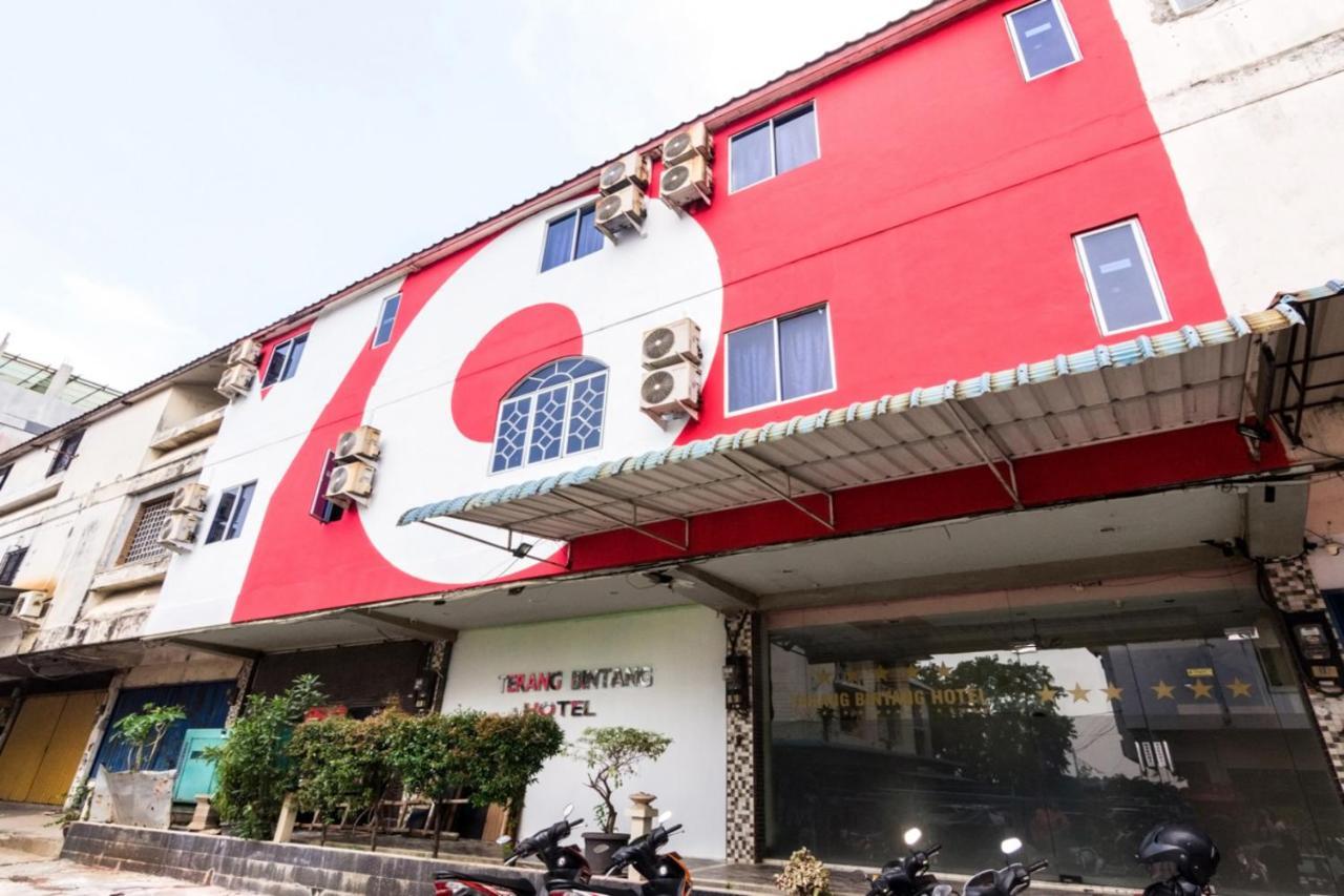 Vaccinated Staff - Oyo 1703 Terang Bintang Hotel Batam Zewnętrze zdjęcie