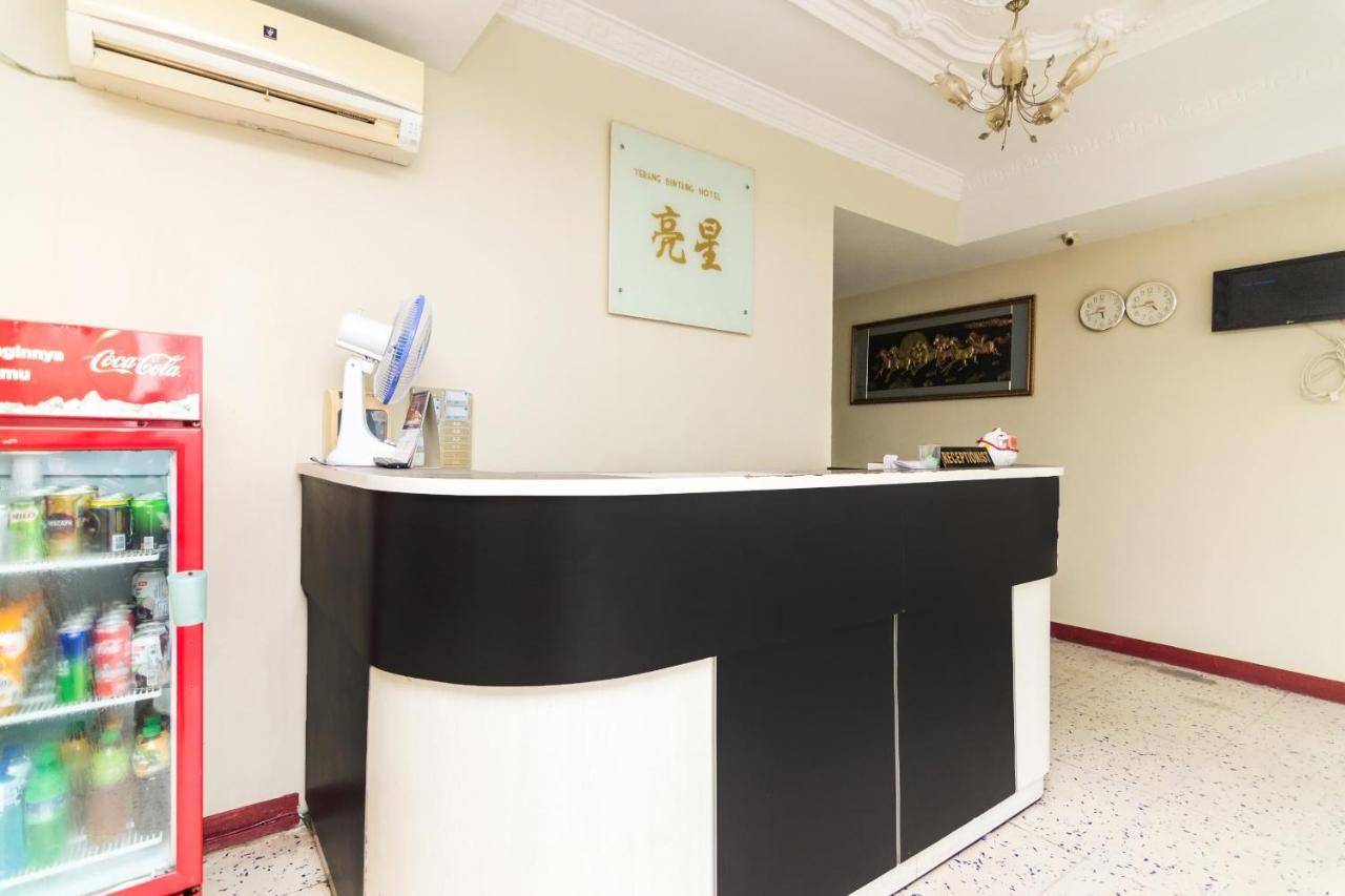Vaccinated Staff - Oyo 1703 Terang Bintang Hotel Batam Zewnętrze zdjęcie