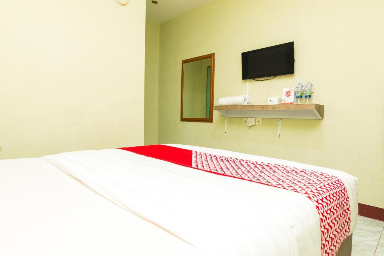 Vaccinated Staff - Oyo 1703 Terang Bintang Hotel Batam Zewnętrze zdjęcie