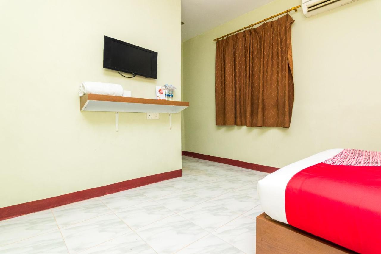 Vaccinated Staff - Oyo 1703 Terang Bintang Hotel Batam Zewnętrze zdjęcie