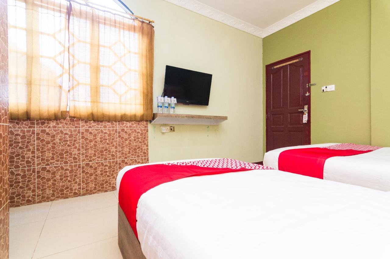 Vaccinated Staff - Oyo 1703 Terang Bintang Hotel Batam Zewnętrze zdjęcie